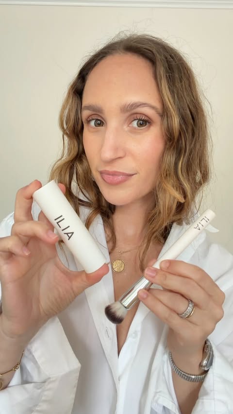 Instagram post by @laurenstein.makeup for ILIA. Caption reads: @iliabeauty sale is live and I’ve been [...].