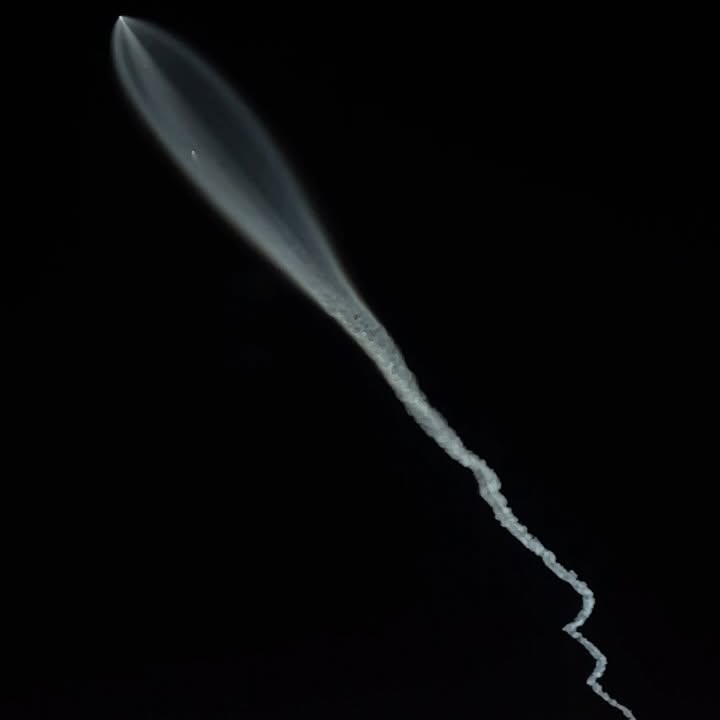 Instagram post by @its_lisea for SpaceX. Caption reads: [...] SKY🖤 🚀 🚀 🚀 Video by @its_lisea @spacex.