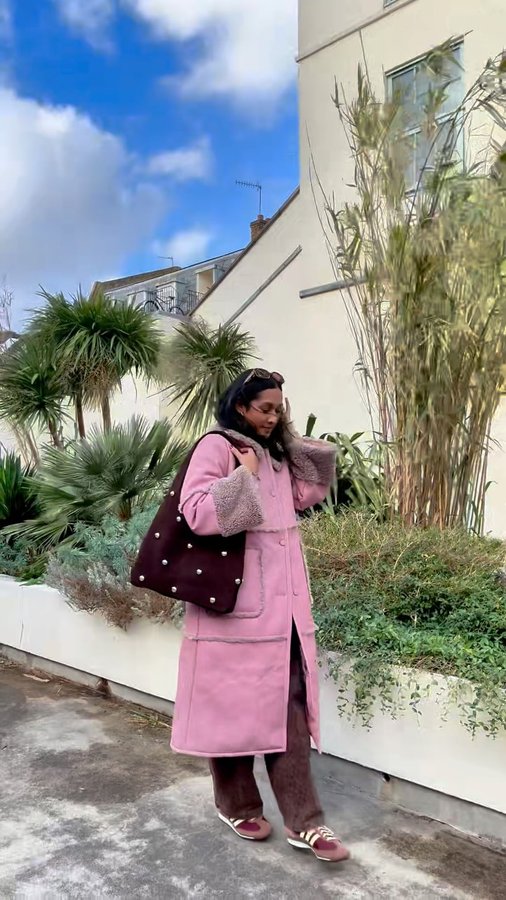 Instagram post by @heartzeena for Baum und Pferdgarten. Caption reads: [...] blown away and a very good coat....