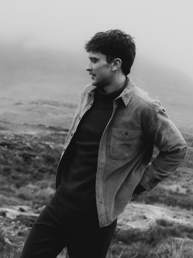 Instagram post by @tadhg_obrien for Banana Republic. Caption reads: December, a pleasure 🫶🏼
a month filled with....