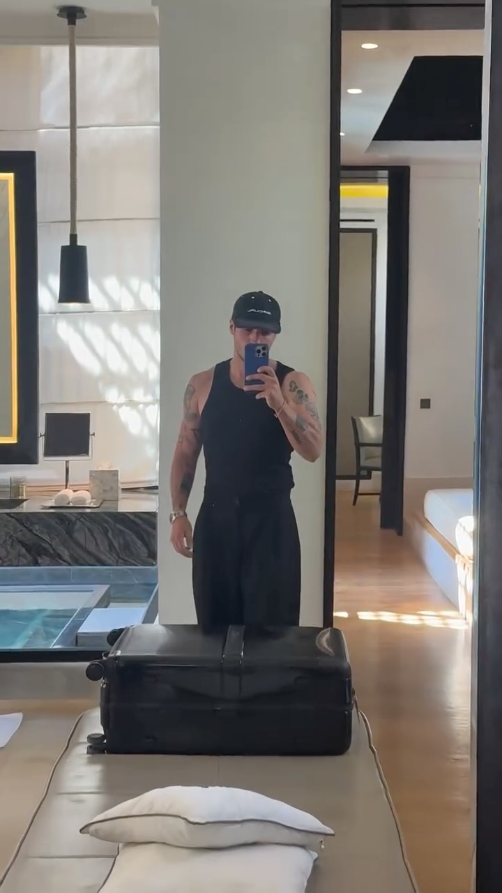 Instagram post by @mathismolinie for Mandarin Oriental. Caption reads: Peace @mo_marrakech 

#mandarinoriental #marrakech....