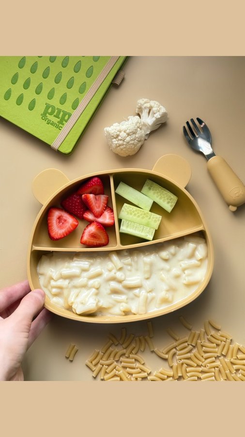 Instagram post by @tinytumsrecipes for Pip Organic. Caption reads: Cauliflower Mac n cheese
A silky smooth,....