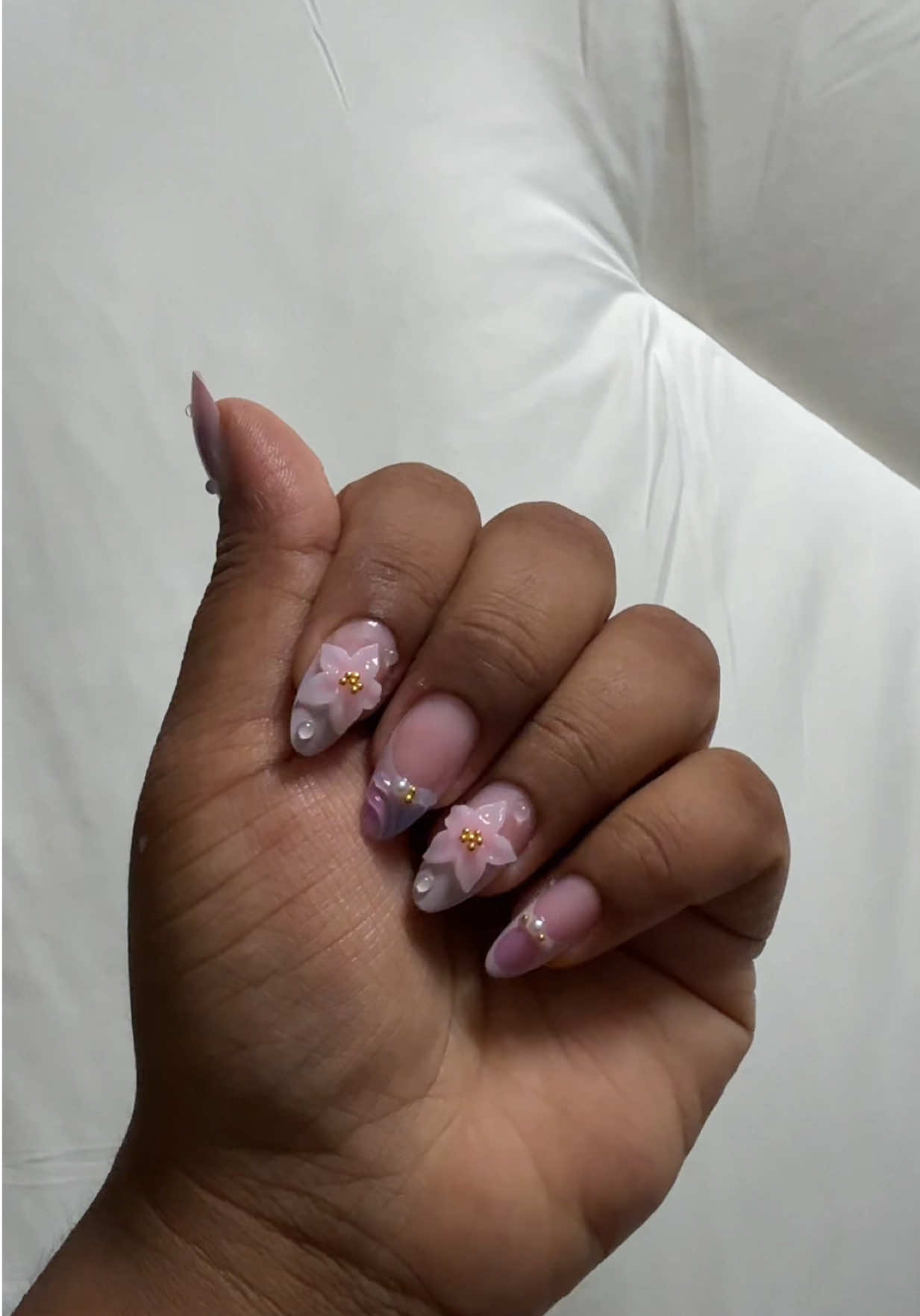 TikTok post by @harikarki for Nailboo. Caption reads: [...] They stayed on for more than 2 weeks.....