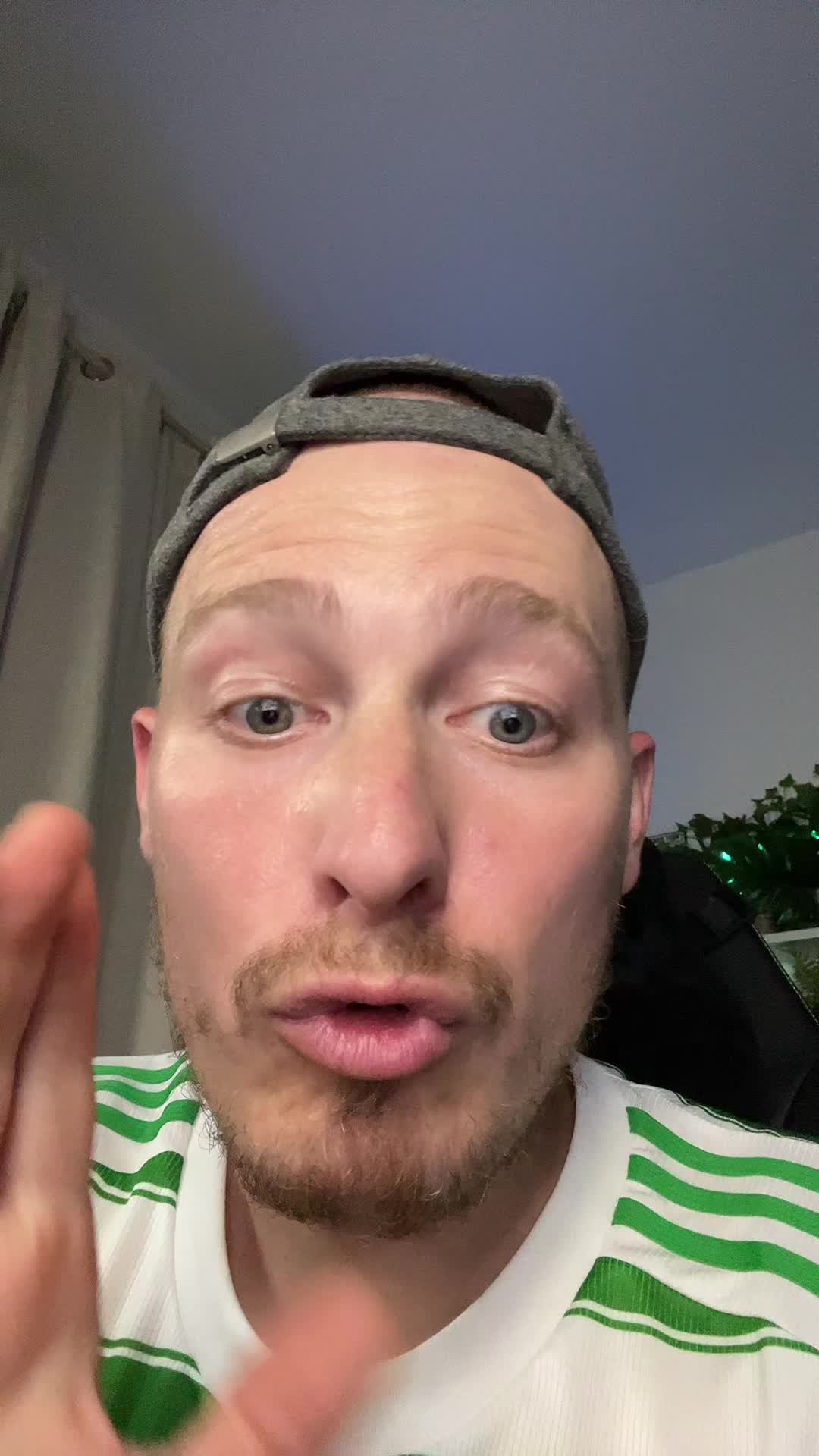 TikTok post by @riazgamingoff for Razer. Caption reads: 🔥 Avoir les voix françaises dans l’aventure....