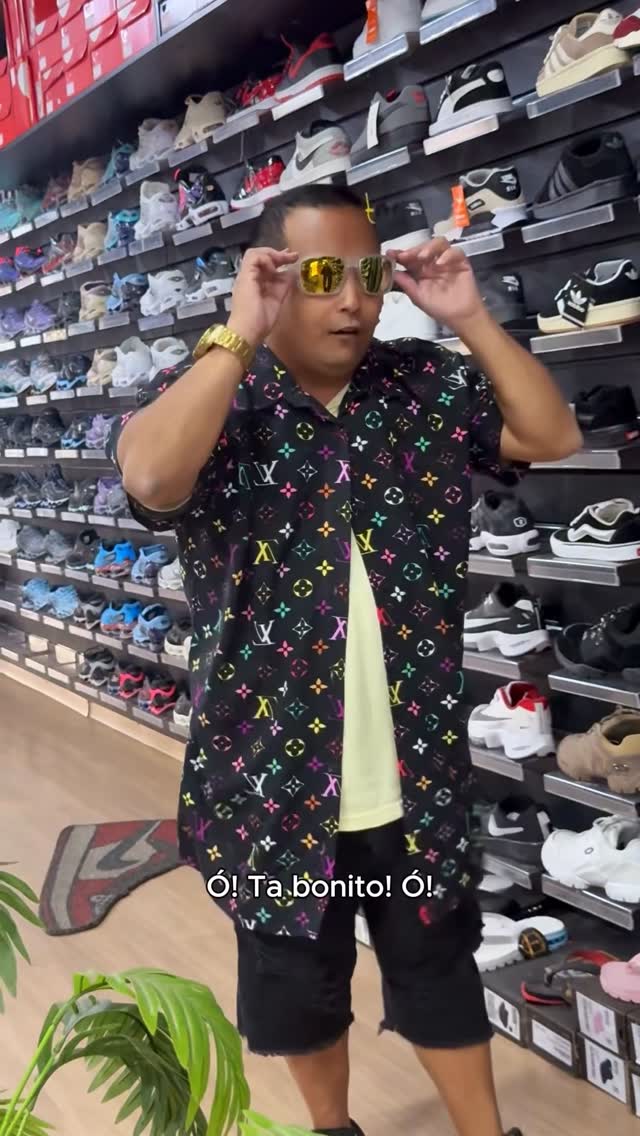 Instagram post by @otata.oficial for PagBank. Caption reads: Na loja do Tatá não existe tabela de medidas:
a....