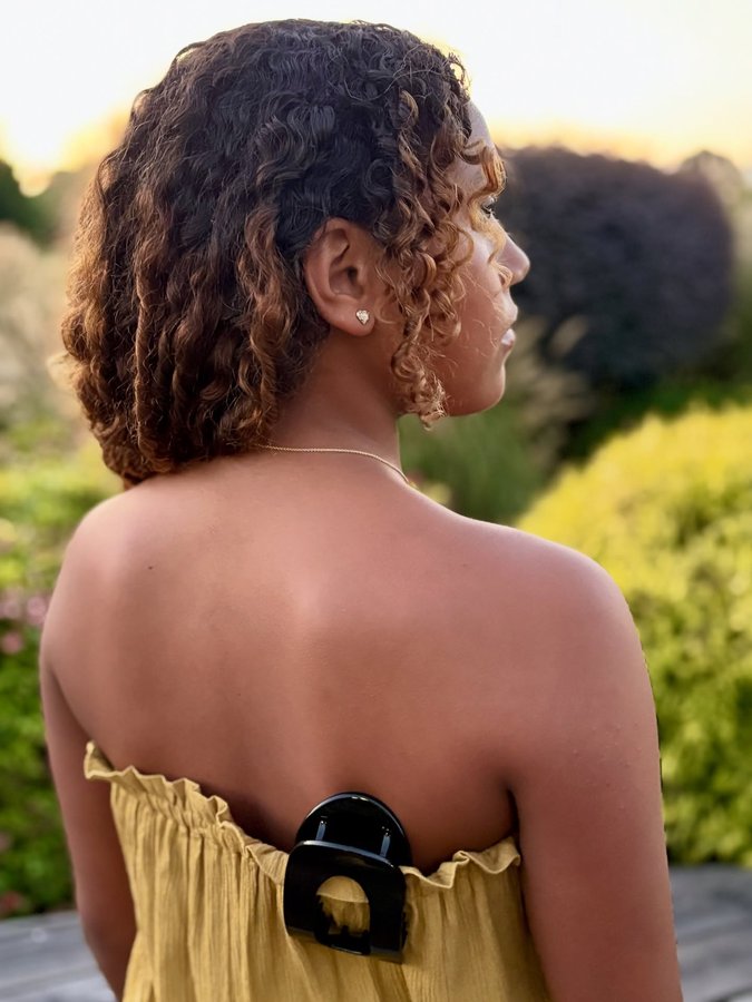 Instagram post by @rileyandaluz for TELETIES. Caption reads: It’s time to FALL in love with the viral....