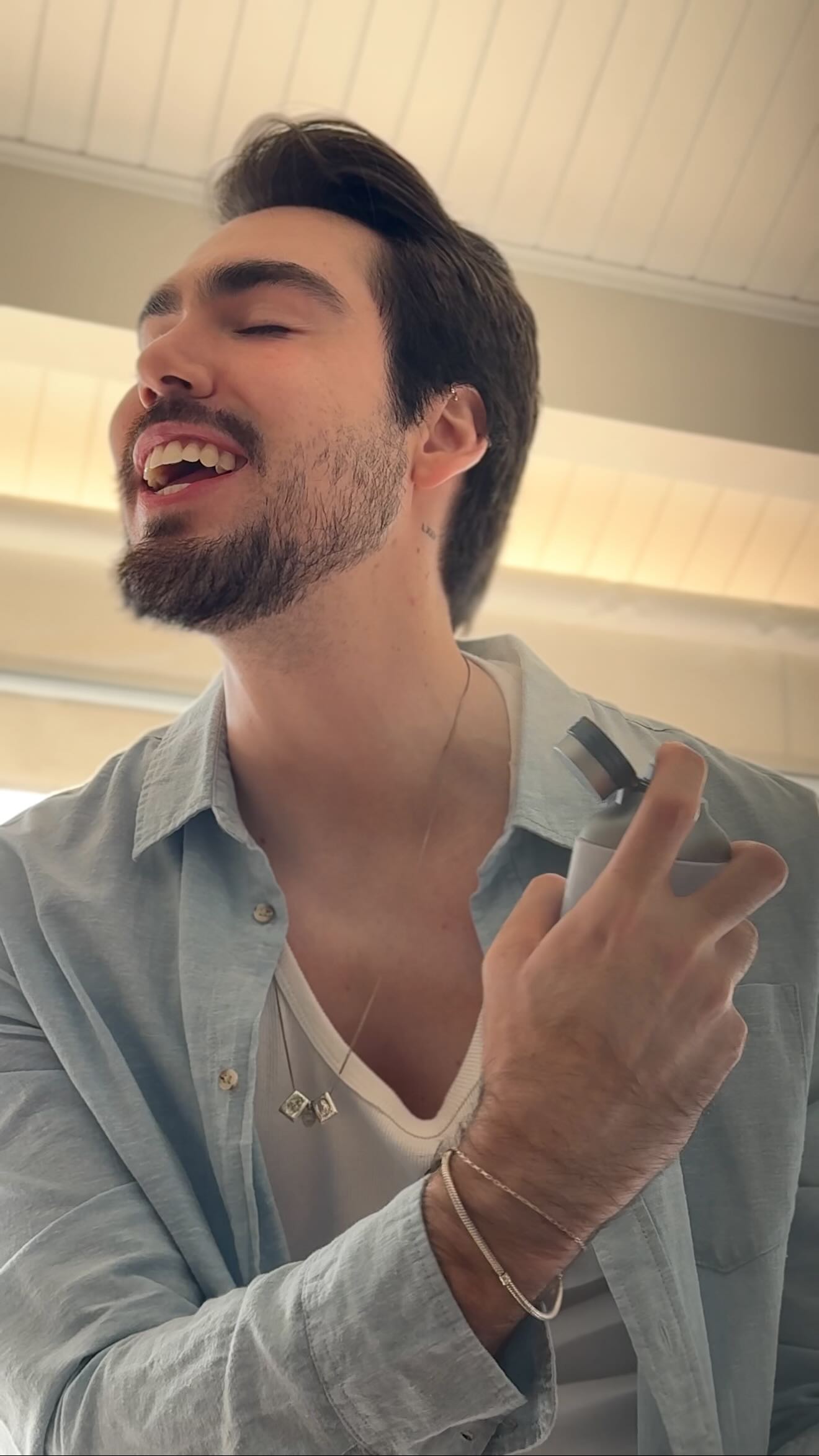 Instagram post by @lucasloboh for Natura Brasil. Caption reads: Natura Kaiak Ultra: a potência do frescor ultra....