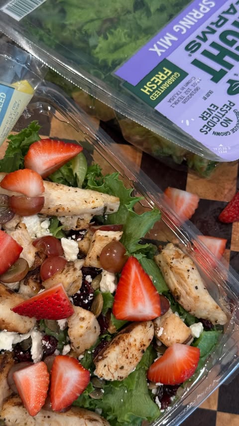 Instagram post by @alexisdpratt for Kroger. Caption reads: [...] strong with @brightfarms greens from....