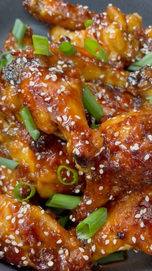 Instagram post by @falasteenifoodie for Crescent Foods. Caption reads: Korean Style Chicken Wings

Hands down, my go to....