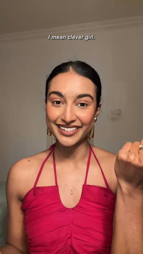 Instagram post by @rida.tharanaa for Tinder. Caption reads: If love doesn’t have a map, why should dating?....