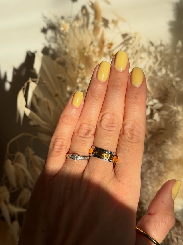 Instagram post by @vaidellia for Abbott Lyon. Caption reads: [...] it 💫 15% off through my link Ad|....