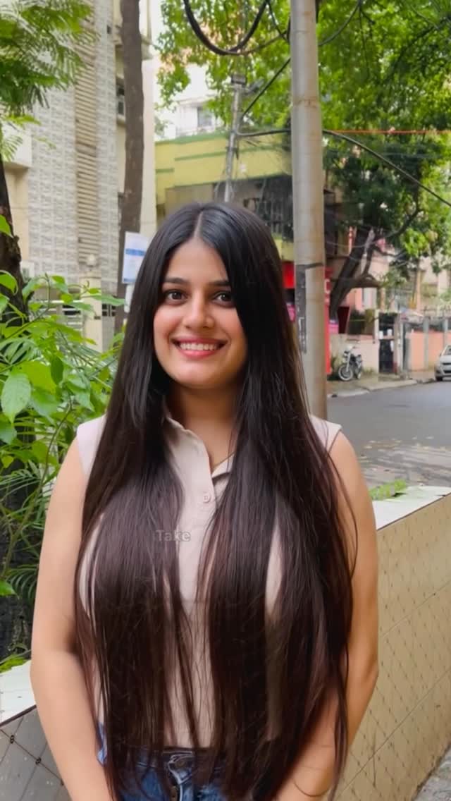 Instagram post by @riddhi_jain.12 for Vedix. Caption reads: I’ve been using it for a while  now, and the....