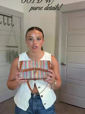 TikTok post by @jeter_spammzzzzz for KKXIU Chain Store. Caption reads: THERES 5 DIFFERENT WAYS TO WEAR THIS PURSE?!?!....