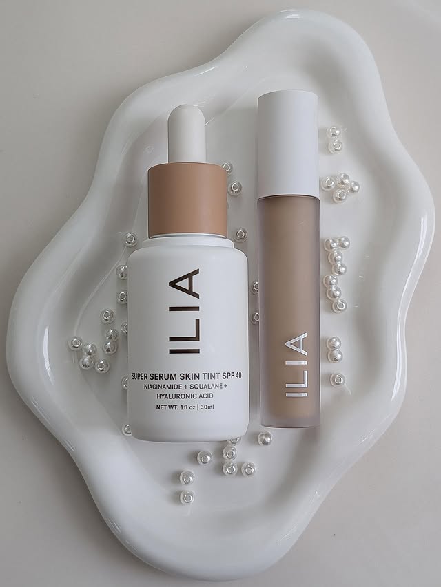 Instagram post by @aswtnsr_ for PINCHme.com. Caption reads: The perfect duo for a natural, radiant complexion....