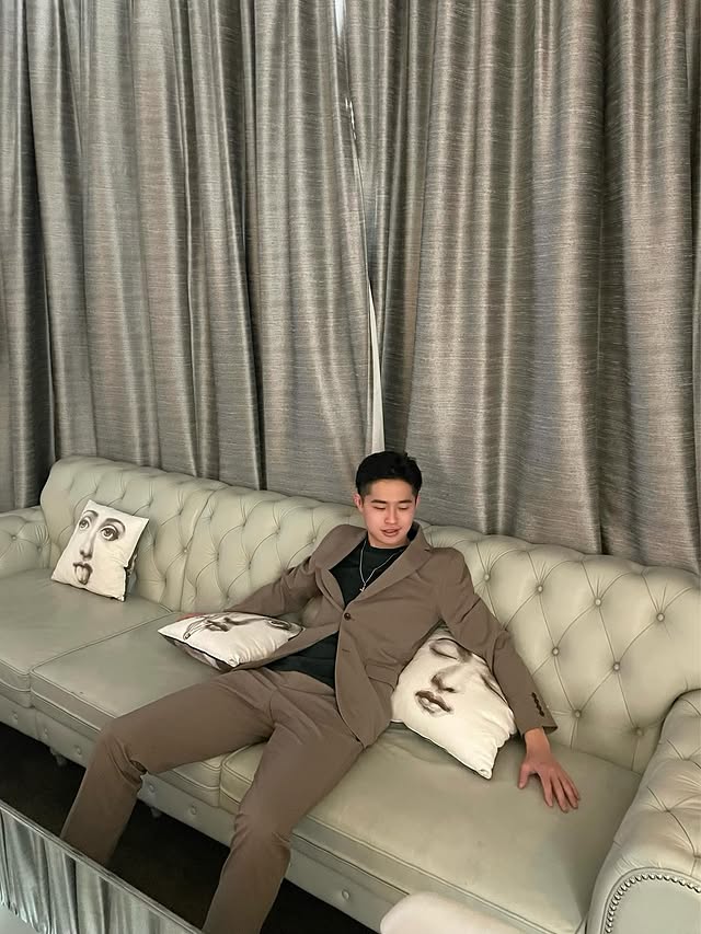 Instagram post by @_6yaka for Ralph Lauren. Caption reads: ily santa 🎅🏻❤️.