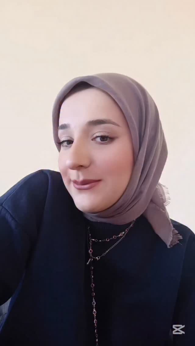 Instagram post by @evinin_1dunyasi for NYX Cosmetics. Caption reads: “Ben şimdi üniversiteye gidiyor olsaydım kesin....