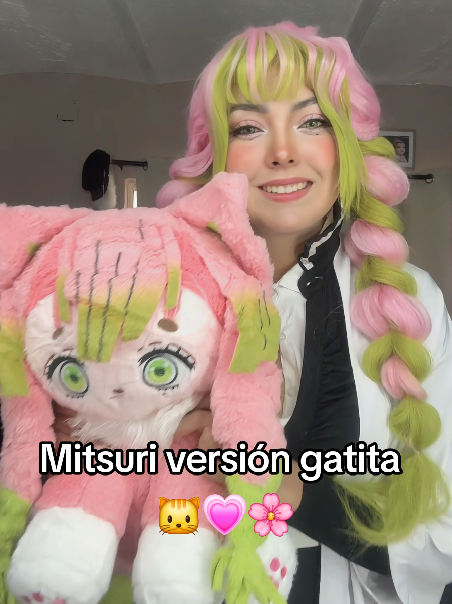 TikTok post by @ilsekarina96 for PlushShop. Caption reads: [...] no está demasiado bonita? 🥹 Gracias....