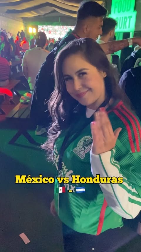 Instagram post by @dulceestradac for Caliente.mx. Caption reads: 🔥Así viví el partido de #México vs #Honduras....