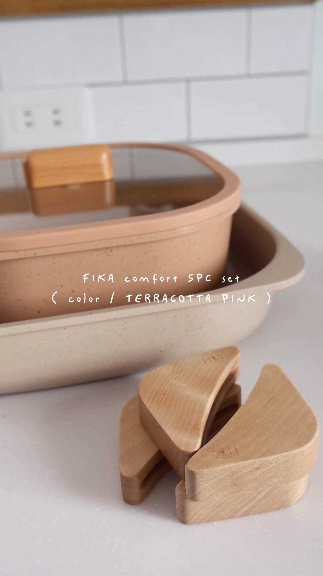 Instagram post by @cha___cube for FIKA by Neoflam. Caption reads: 𓈒
⁡
我が家で長く愛用している
調理器具ブランドの𝐅𝐈𝐊𝐀....