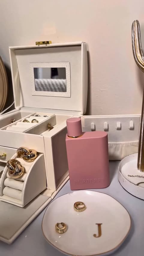 Instagram post by @jaellobo for Burberry. Caption reads: Been in love with her @burberry 
#burberrypartner....