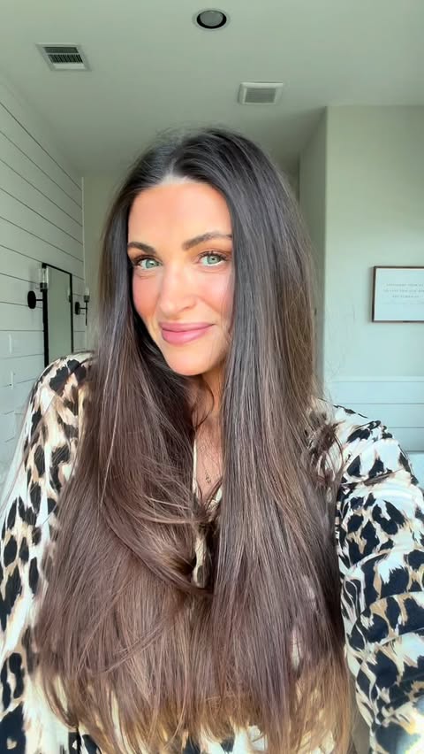 Instagram post by @chelswaterwall for DIBS Beauty. Caption reads: Comment MAKEUP and I’ll send you links to....