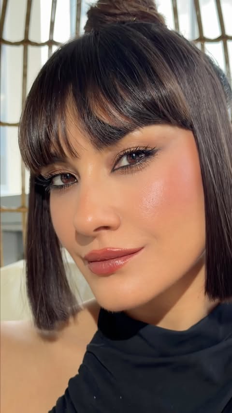 Instagram post by @anamcucuta for L'Oréal Paris. Caption reads: POV: În sfârșit ai găsit un produs de buze care....