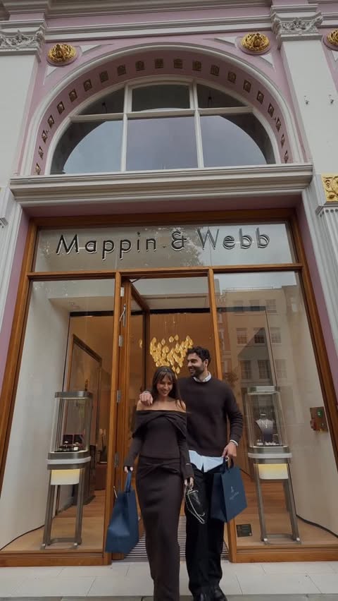 Instagram post by @victoreis92 for David Yurman. Caption reads: [...] brilliantly with @mappinandwebb x....