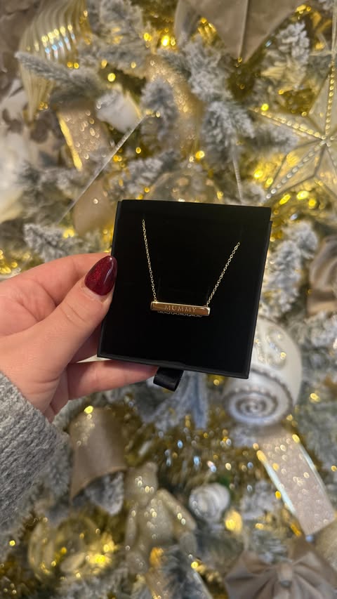 Instagram post by @livinglifewithlucyx for Dylan Oaks. Caption reads: [...] say. The quality is simply....