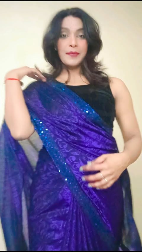 Instagram post by @singhofficial1108 for Shopsy. Caption reads: [...] your style with our stunning saree....