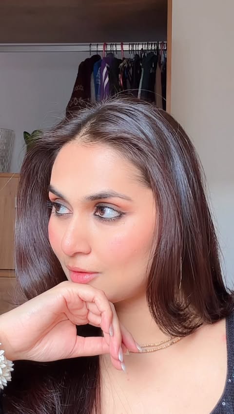 Instagram post by @asmita.guptaa for Blue Heaven Cosmetics. Caption reads: [...] with the Hyper Black Gel Black by....