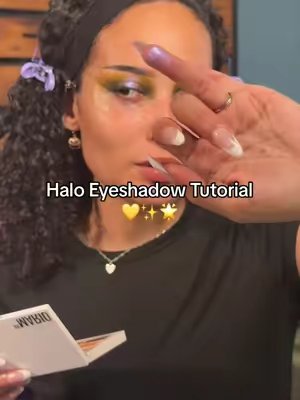 TikTok post by @seniaaxo for Blend Bunny Cosmetics. Caption reads: [...] #haloeye #beauty #makeup #fypシ @Blend Bunny....
