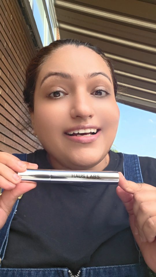 Instagram post by @lareinevlogs for BoxyCharm. Caption reads: 👀 Trying Out @hauslabs by Lady Gaga Mascara |....