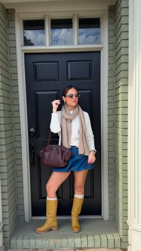 Instagram post by @morganhanvey for Urban Expressions. Caption reads: Urban Expressions, The Monroe Satchel 
Absolutely....