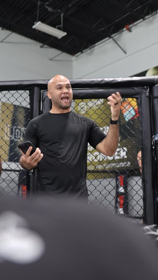 Instagram post by @killcliff_fc for Neveneyewear. Caption reads: [...] the gloves come off 😎
Shoutout to....