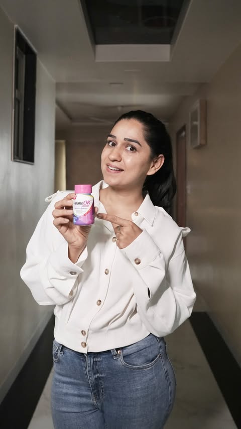 Instagram post by @mommy_mode_on for HealthOK Tablets. Caption reads: [...] hota hai. ✨ Main apni routine mein....