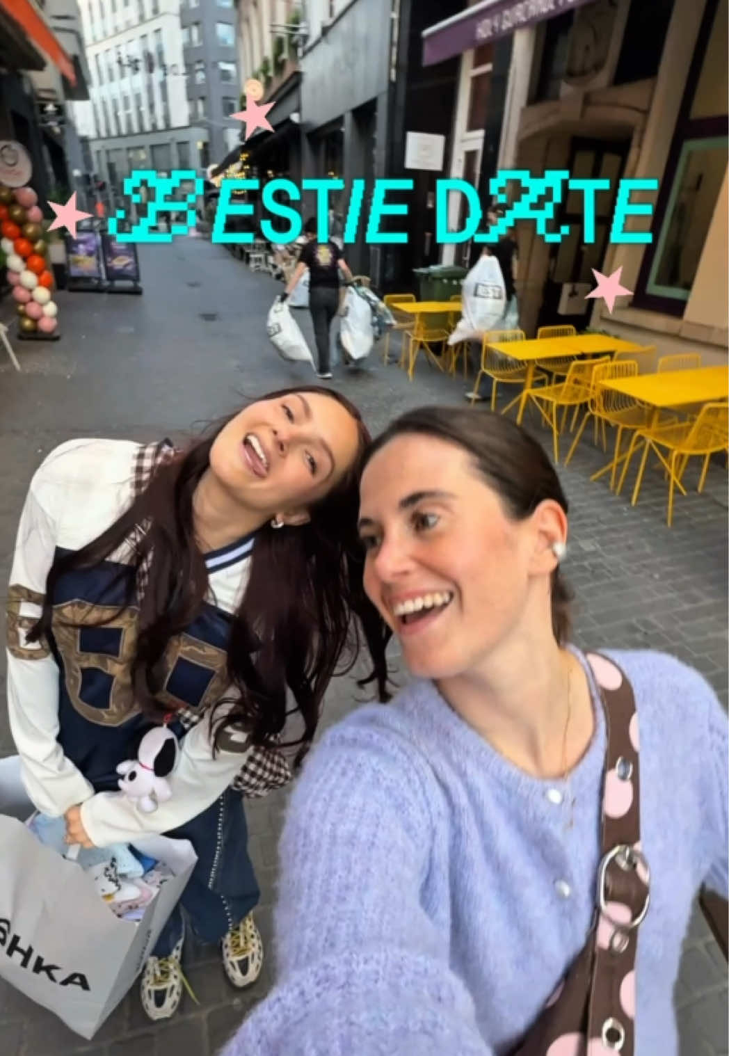 TikTok post by @claudiadegreef for Rituals. Caption reads: Publiciteit @Rituals ☁️⭐️🍓Bestie date naar de....