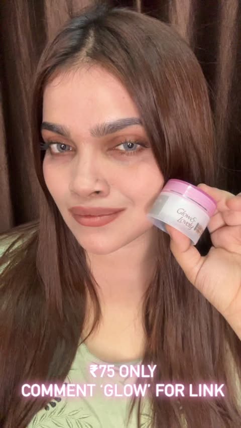 Instagram post by @bushrahusainqadri for Smytten. Caption reads: [...] magic with @glowandlovely.india ✨....