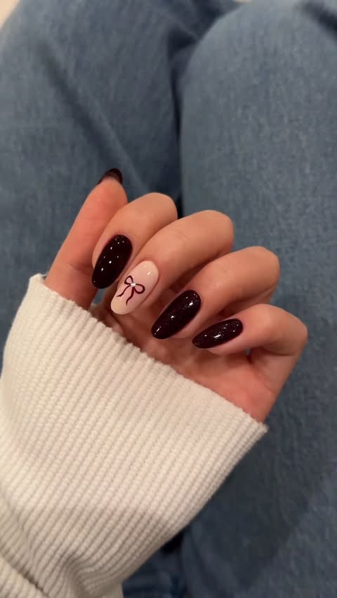 Instagram post by @heluviee for essie. Caption reads: berry tones + the prettiest shimmerr ✨🍇🎀

using....