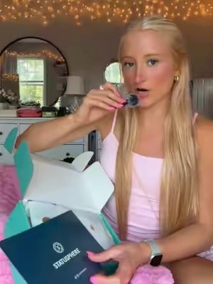TikTok post by @autumnglifestyle for Statusphere. Caption reads: I hope this was helpful!!🤗✨🩵 @statusphere....