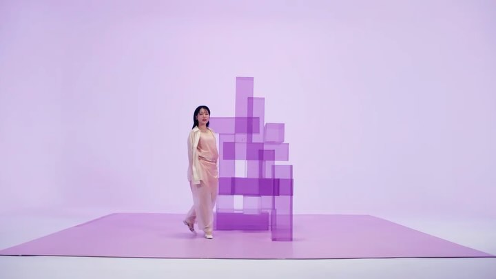 Instagram post by @letsplaymakeup for CHANEL. Caption reads: [...] dám tin vào điều bất ngờ 💜 #ChanelFragrance....