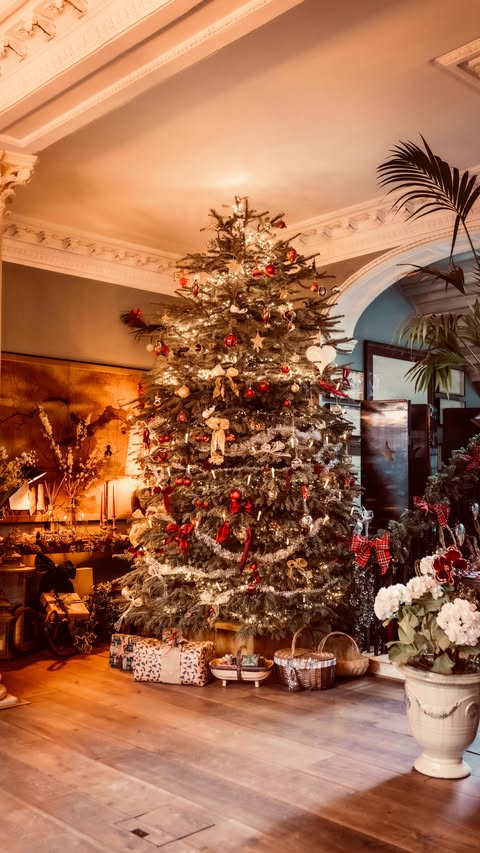 Instagram post by @jadehollandcooper for Holland Cooper. Caption reads: The scent of Christmas “Noel” by....