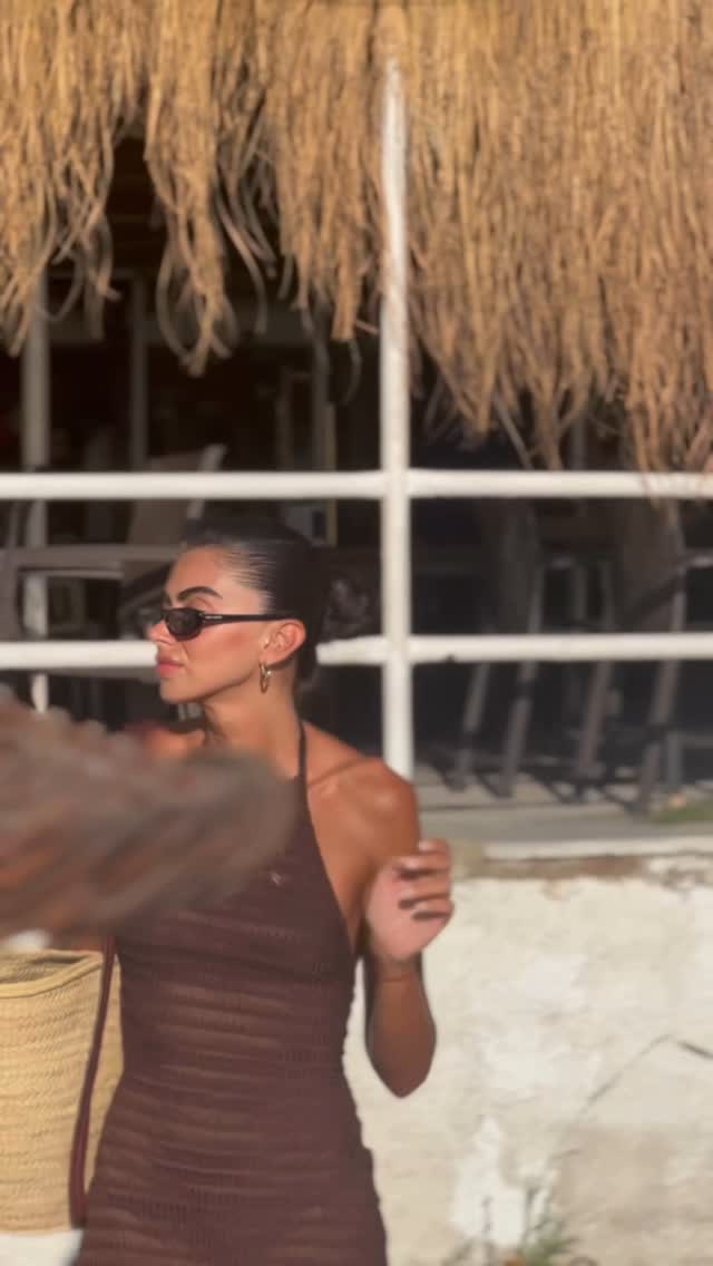 Instagram post by @selennergiz for Oysho. Caption reads: Summer fit🤎 #fyp #ootd #reklam

Dress....