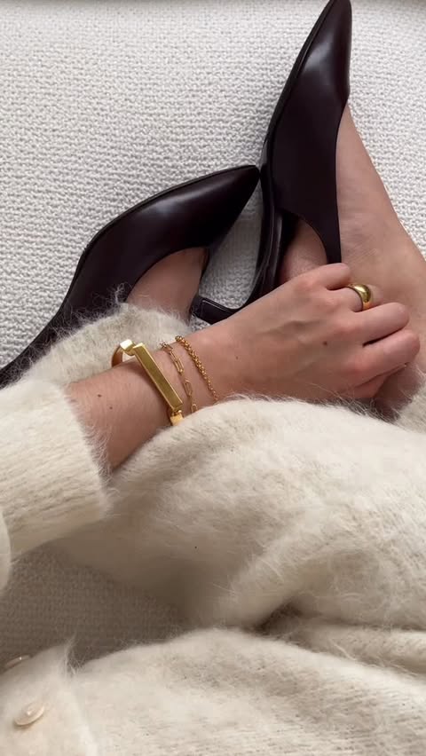 Instagram post by @synnekristines for Monica Vinader. Caption reads: Ad. Styling my favorite goldies from Monica....