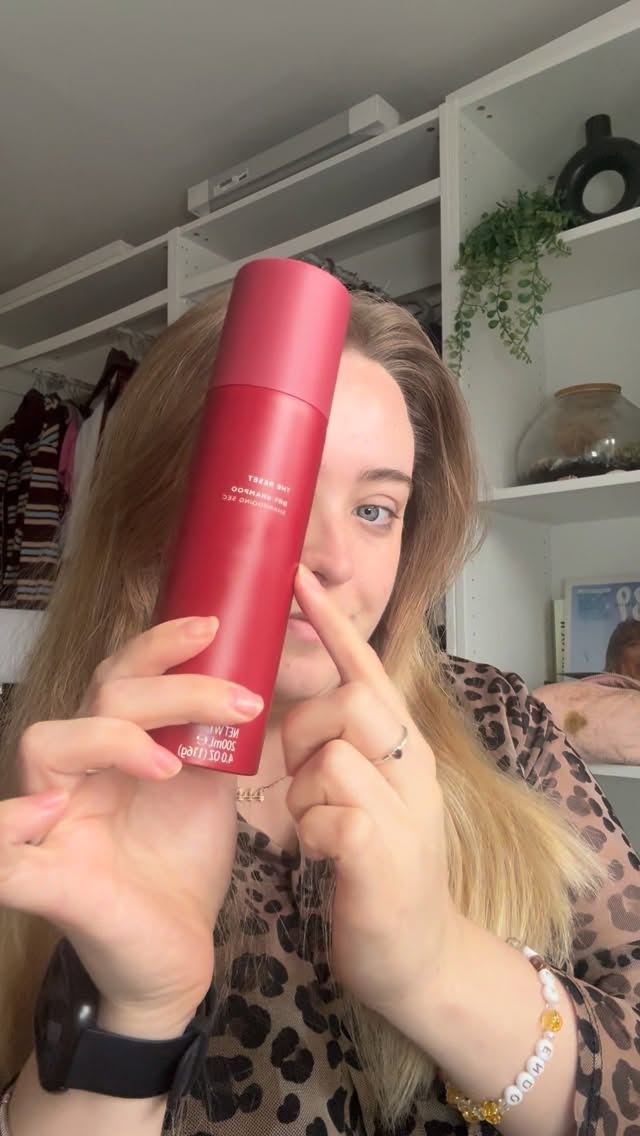 Instagram post by @laurpottsx for ARKIVE HEADCARE. Caption reads: Volume who??? 😮‍💨

@arkiveheadcare what magic is....