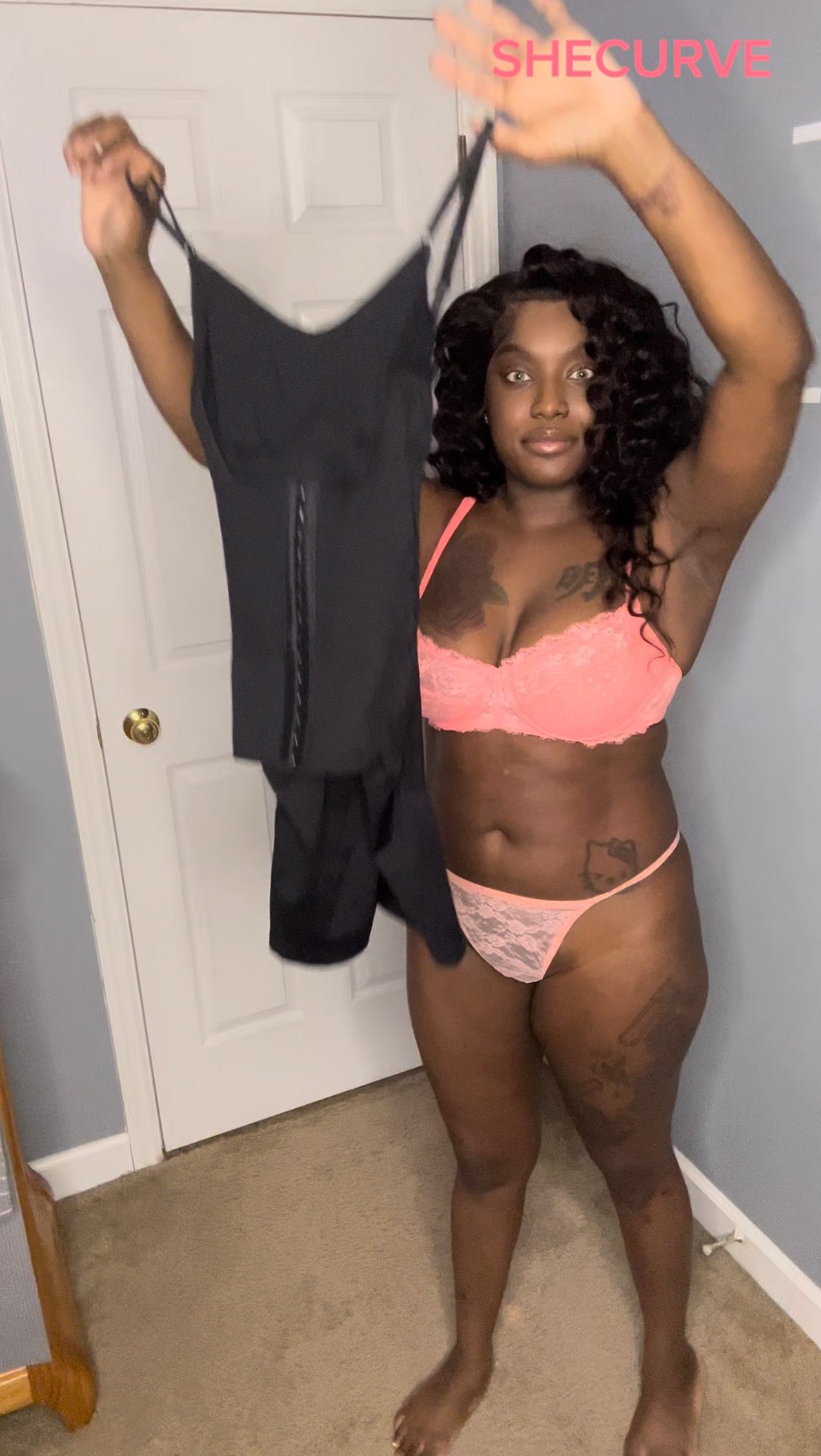 Instagram post by @paradisenacolee for SheCurve. Caption reads: [...] my code “Nacole” for 10% off 
@shecurve_inc....