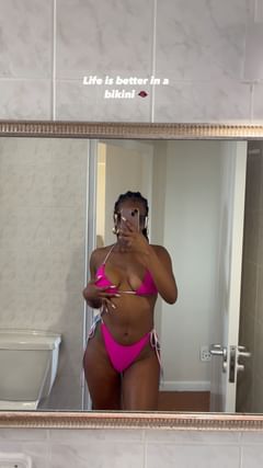 Instagram post by @bonolo.kimberley for Beachsissi. Caption reads: [...] body like this, who needs....