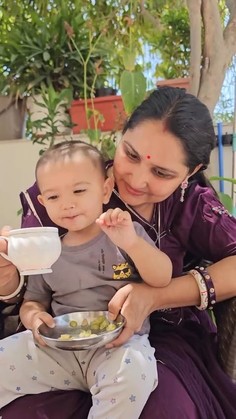 Instagram post by @anu_choudhary_vlogs for Mylo Family. Caption reads: Nourish your little one’s journey with Lactomama....
