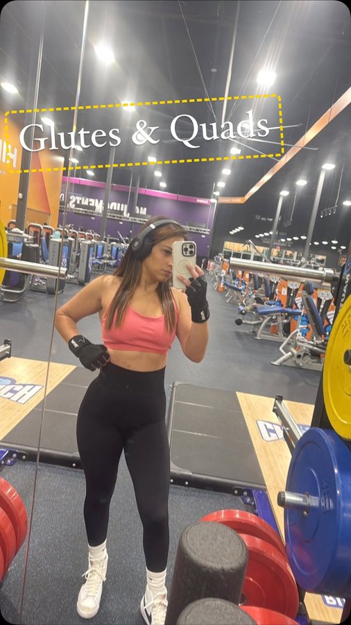 Instagram post by @ninaaa_rivera for ONE SOL. Caption reads: Monday’s are Glutes & Quads…. Going to the gym....