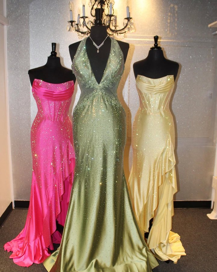 Instagram post by @thepromshoppepa for Sherri Hill. Caption reads: [...] into the new year 💖🤩 
#prom2025....