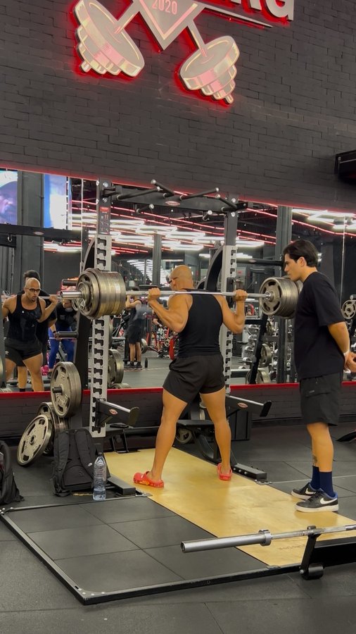Instagram post by @calebedias for BOLD SNACKS. Caption reads: Leg Day de verdade só com o pós treino de BOLD de....